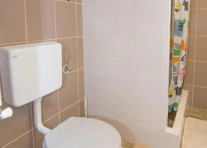 Andrej A2 Πανσιόν Veli Lošinj