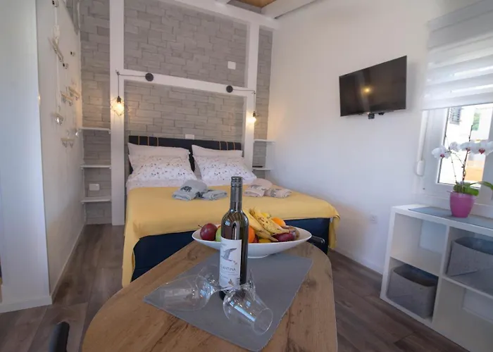 Andrej A2 3* Veli Losinj