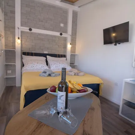 Andrej A2 3* Veli Lošinj